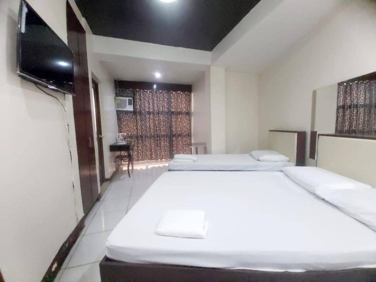 Cosmo Hotel Espana Near Ust Manila Zewnętrze zdjęcie